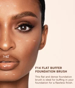 ESSENTIAL BRUSH KIT - FACE