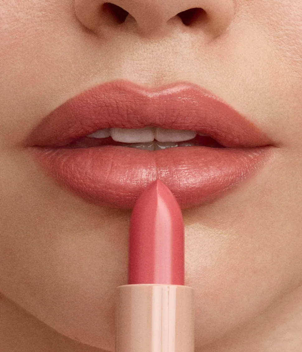 GLOSSY LIPSTICK