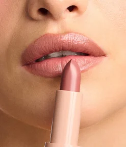 GLOSSY LIPSTICK