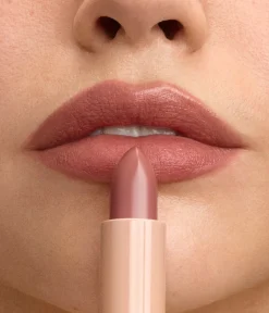 GLOSSY LIPSTICK