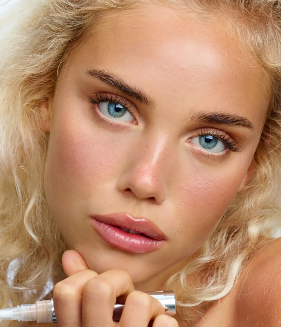 RADIANT TOUCH CONCEALER