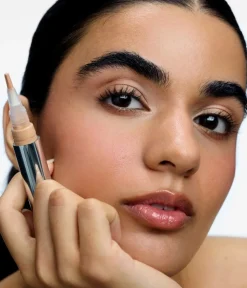 RADIANT TOUCH CONCEALER