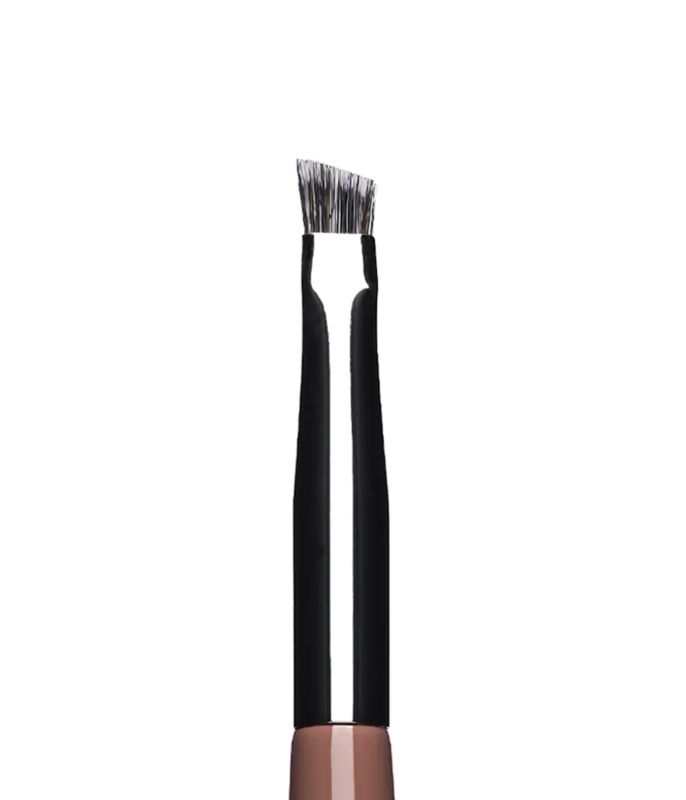 SUPER ANGLED BROW BRUSH 01