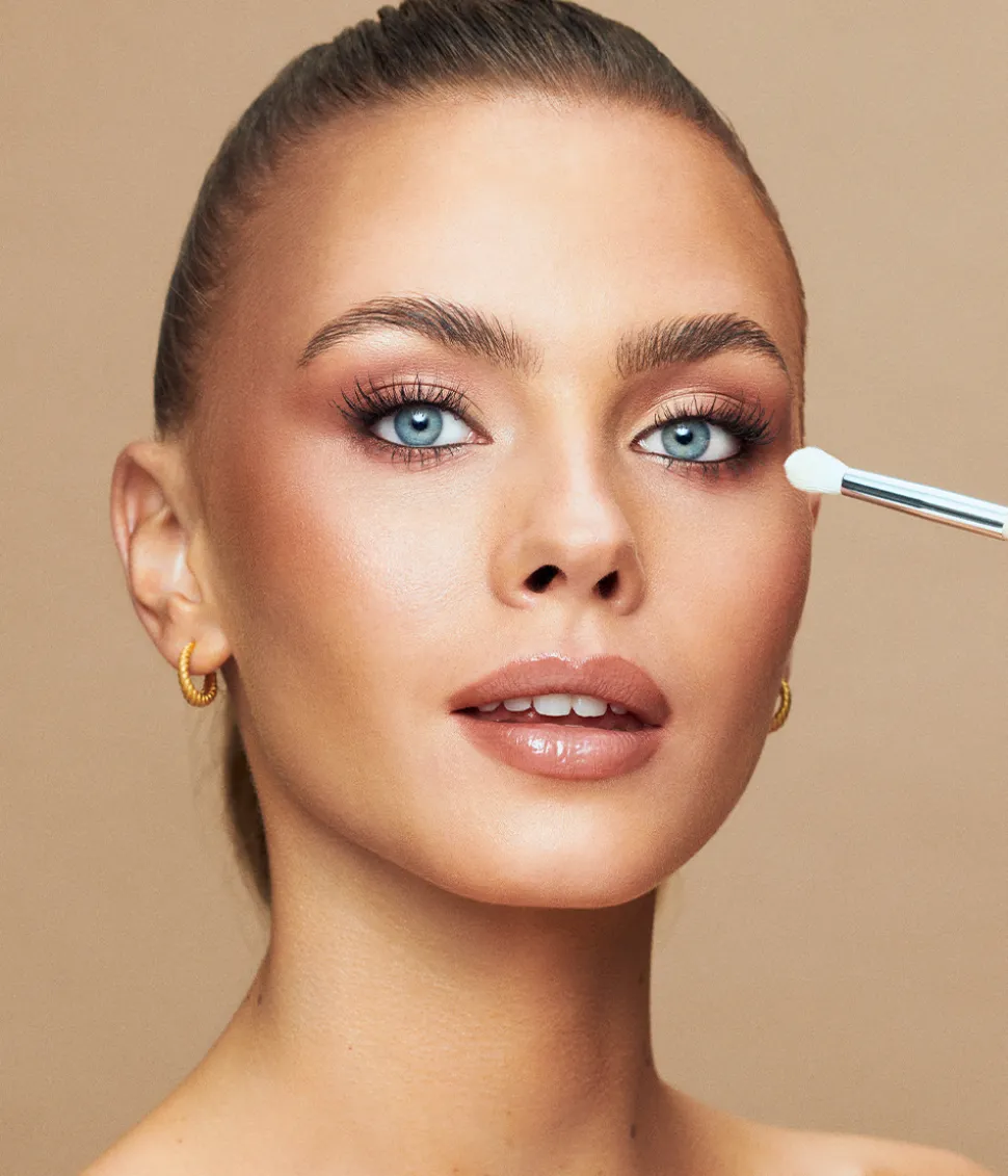 TAPERED CREASE BLENDING BRUSH 14